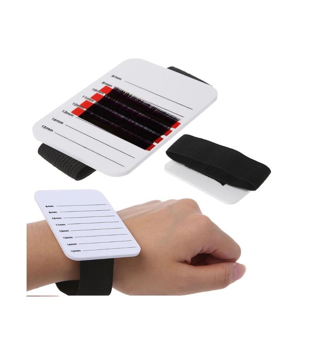 Eyelash palette, flat, on hand