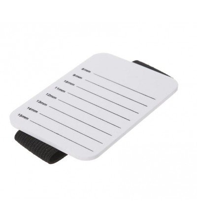 Eyelash palette, flat, on hand